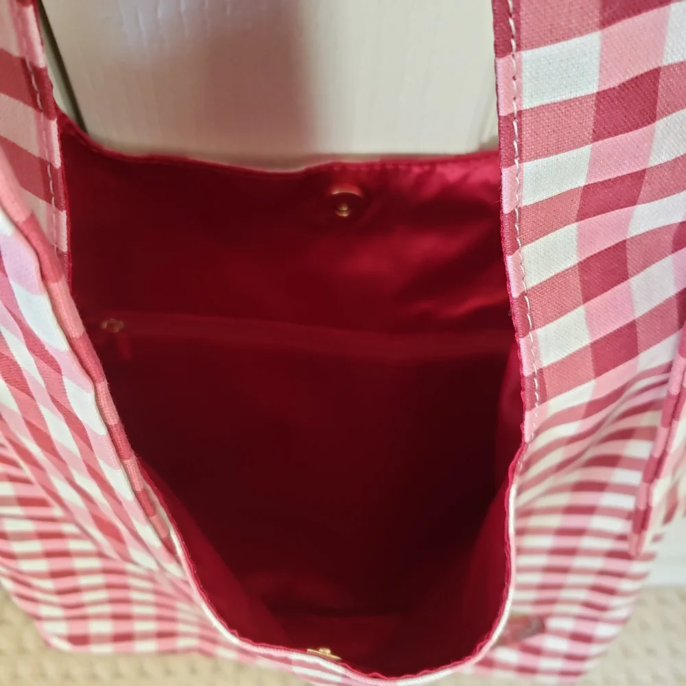 Checkered Red and White Tote Bag - Picture 3 of 4